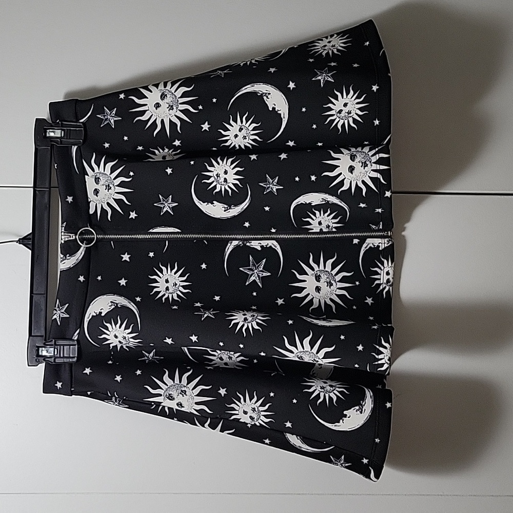 Hot Topic mini skirt
